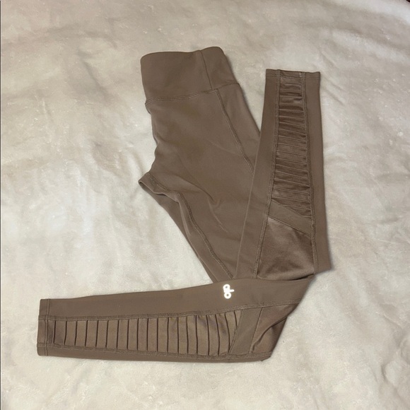 ALO Yoga Tan High-Rise Textured Leggings - Picture 7 of 8